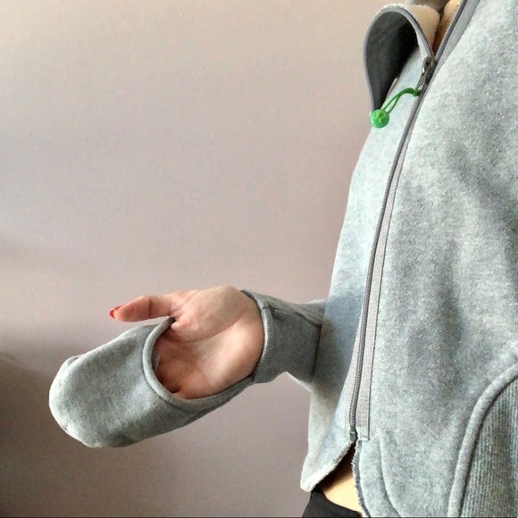 Vintage Lululemon runner’s sweater w gloves - Picture 4 of 8